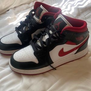 Air Jordan 1 Mid